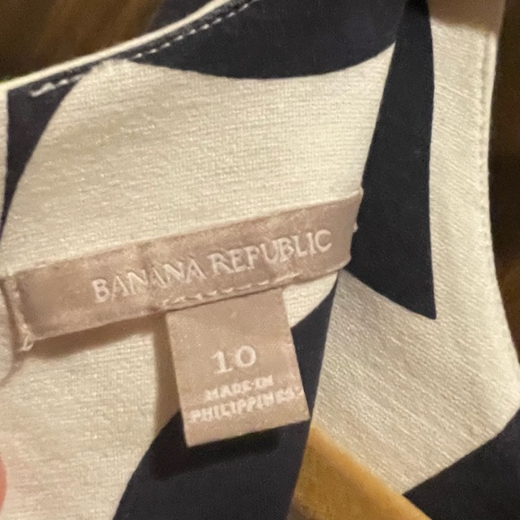 Banana Republic stretch ponte knit tight fit top size 10 w slight flared bottom - Picture 3 of 4